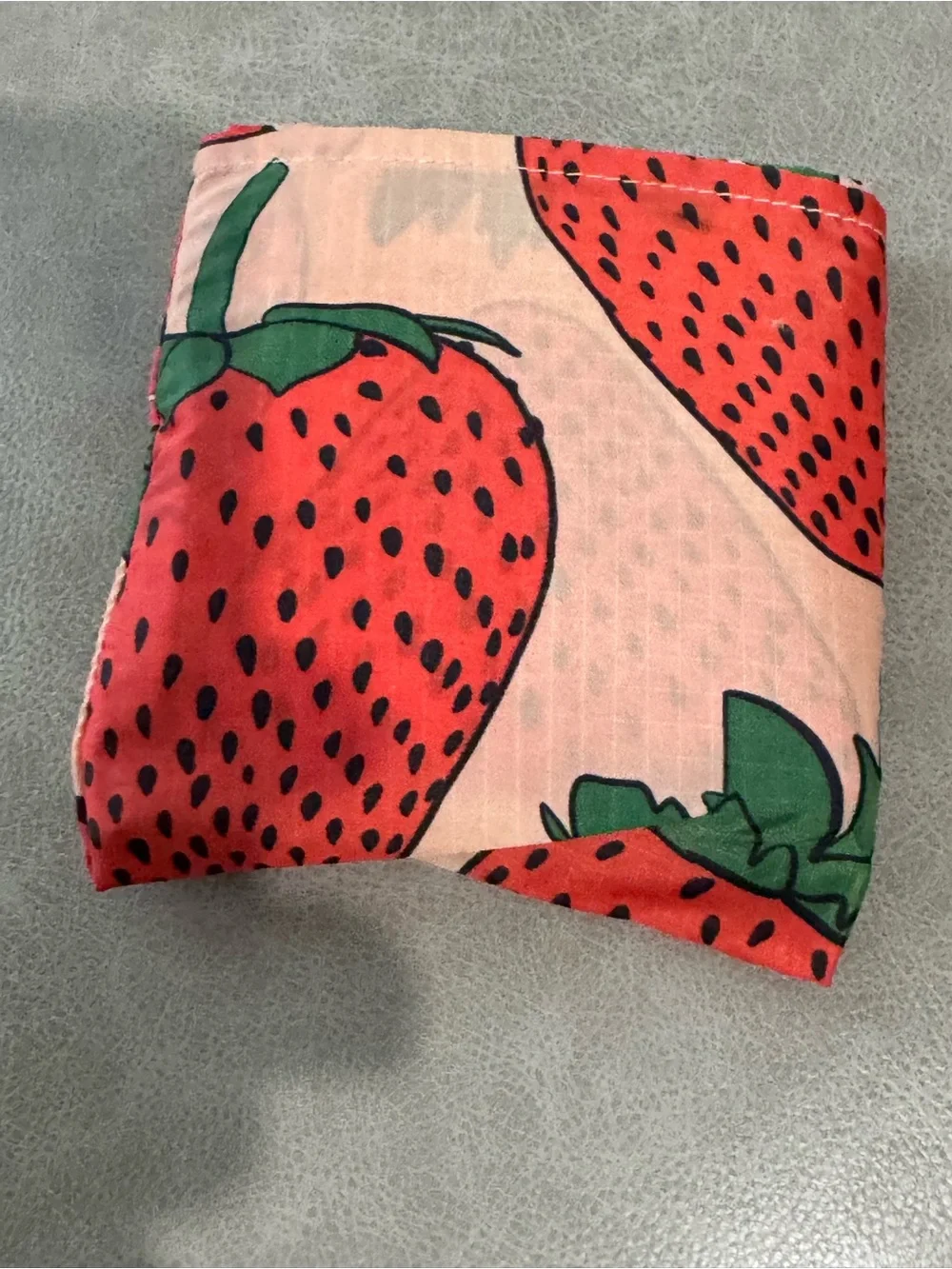 BAGGU Strawberry Print Tote in Pink and Green